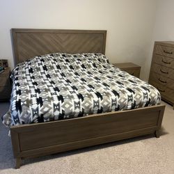 Dezerey 6 Piece King Bedroom Set Millwood Pines $700 Off Will Deliver