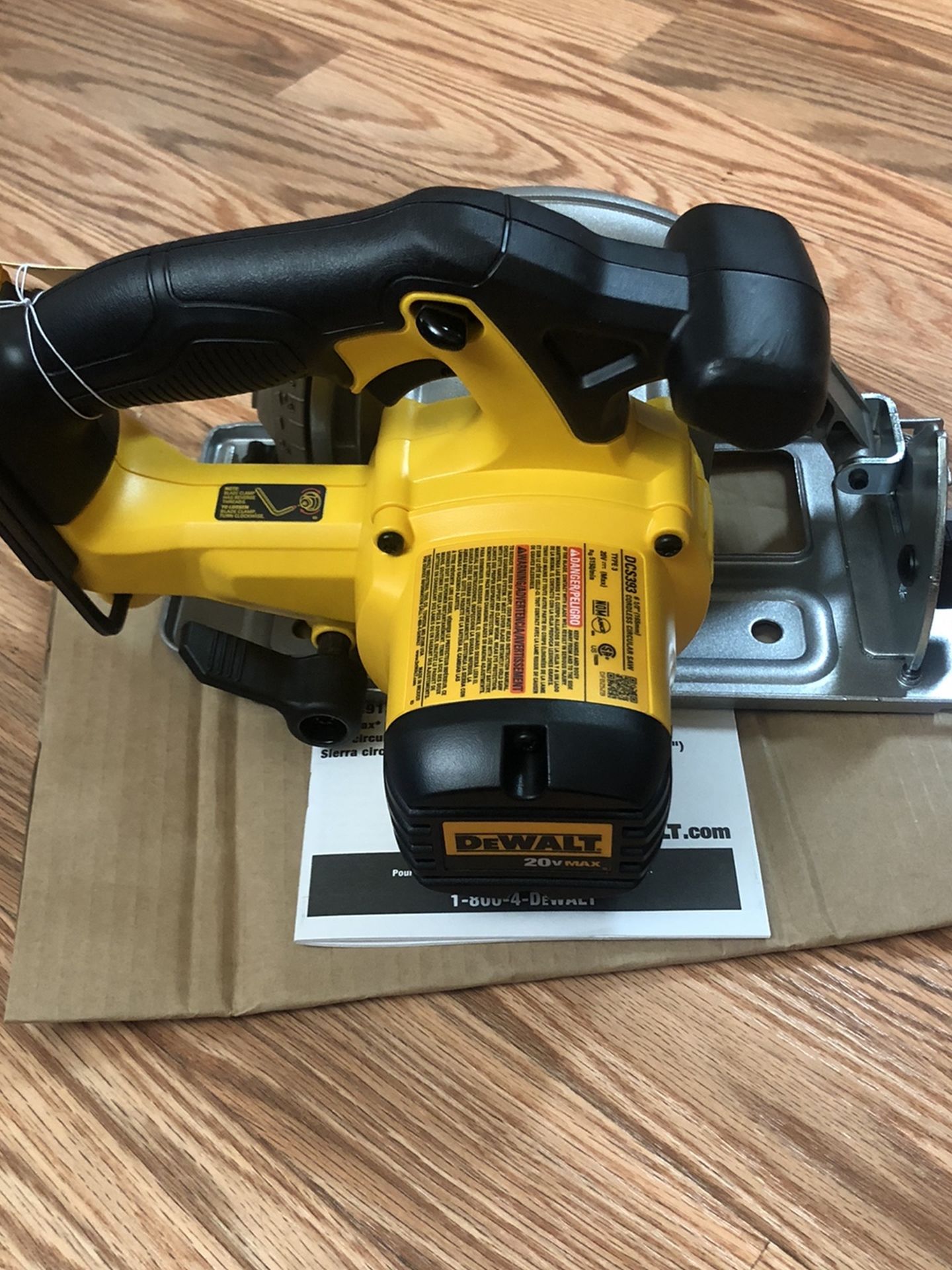 DeWalt 20-Volt MAX Lithium-Ion Cordless 6-1/2 in. Circular Saw (Tool-Only).