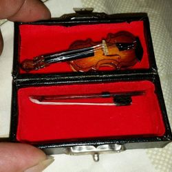 W. A. Mozart miniature violin Decor 
