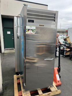 Traulsen RE132E-X0005 Stainless Steel Single Section Even Thaw Reach In Refrigerator - Spe