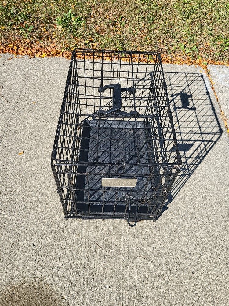 Small Dog Crate/Carrier