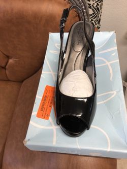 Women’s heels size 9