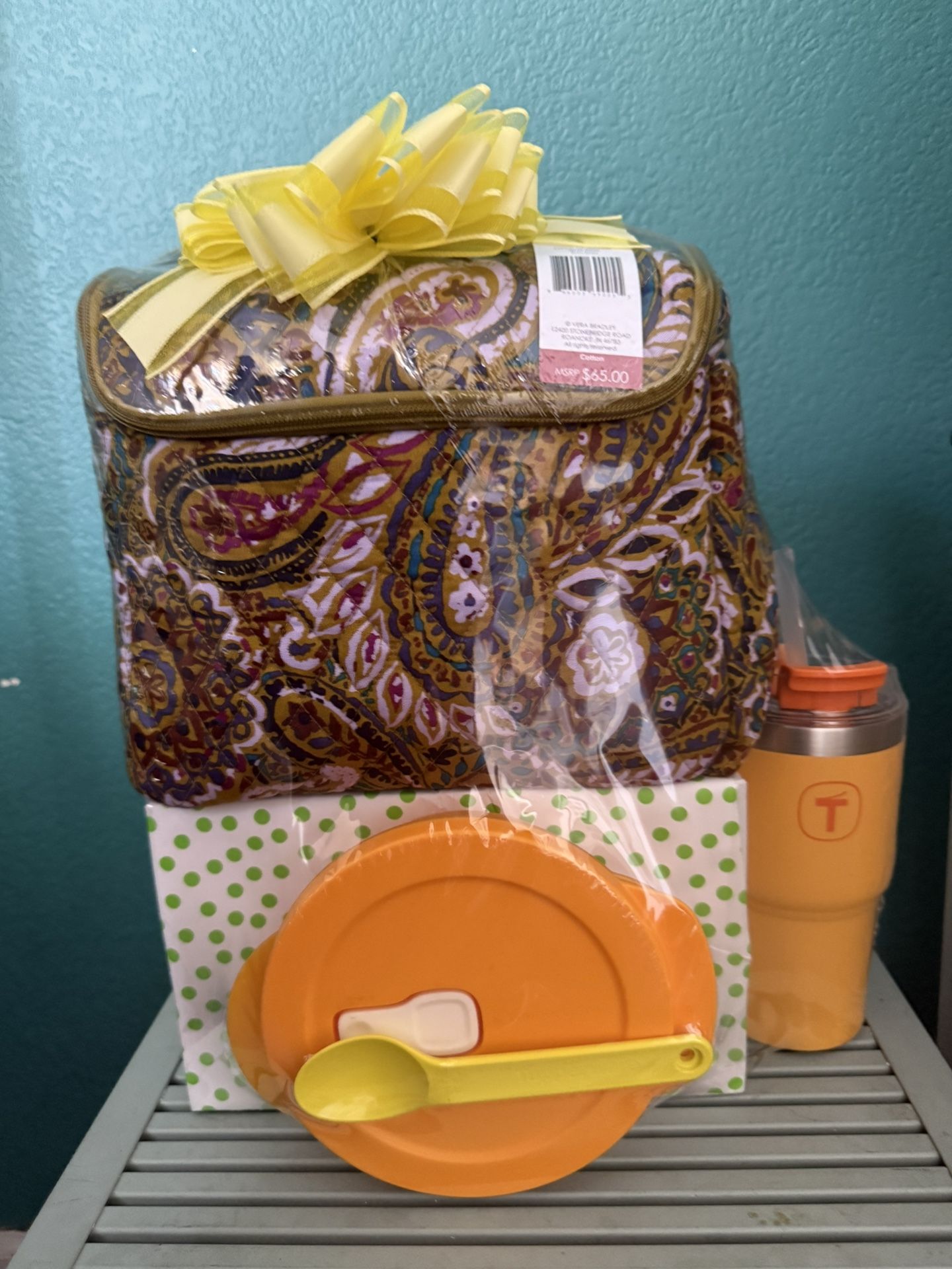 Lunchbag with tupperware