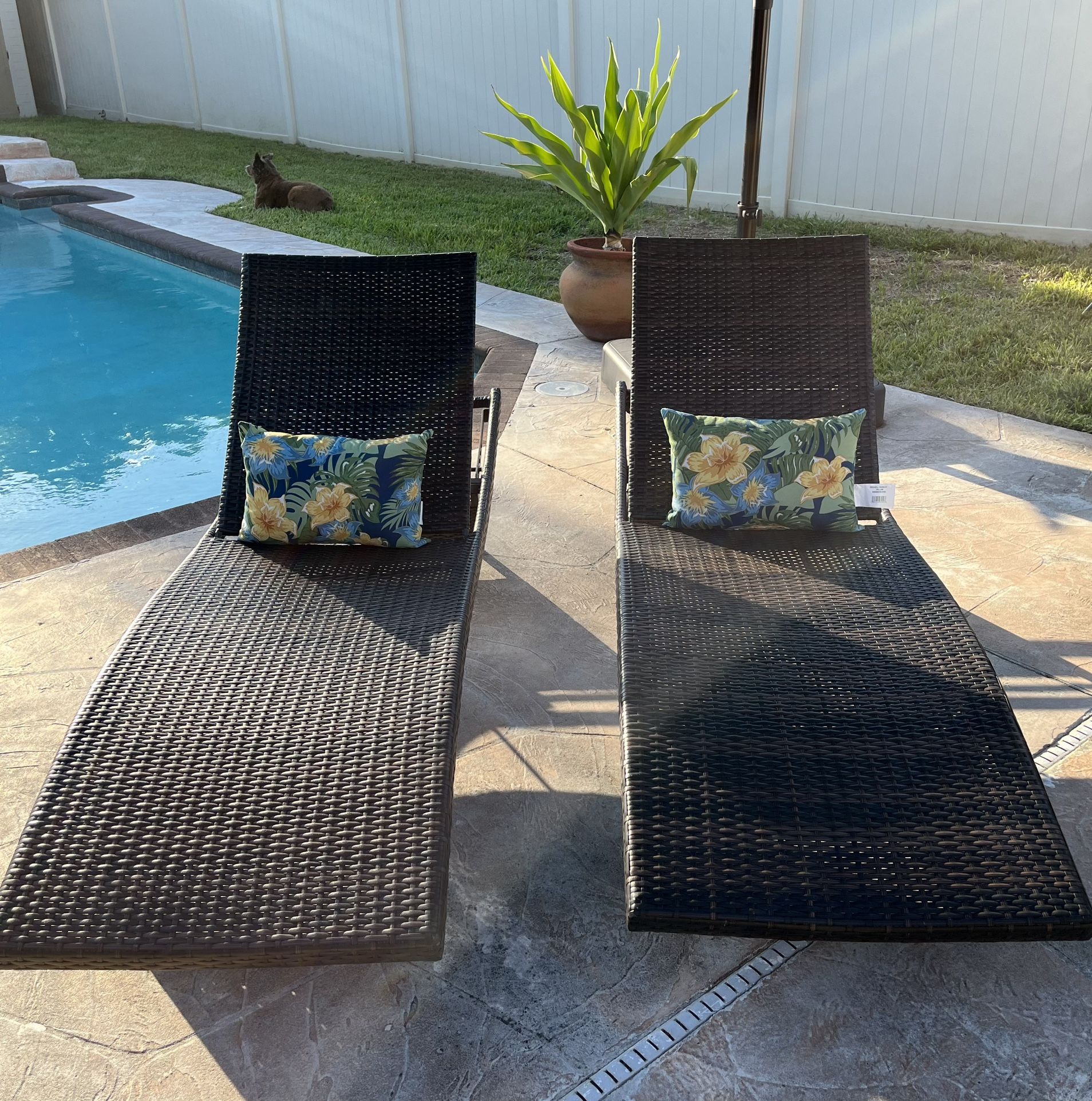 Set Of 2 Berkley Jensen Wicker Chaise Lounge