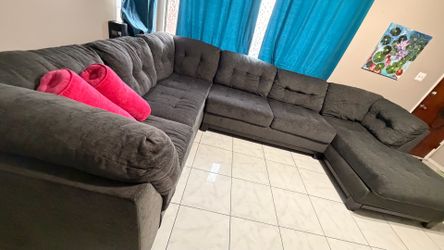 Living spaces sectional sofa asking $650 OBO