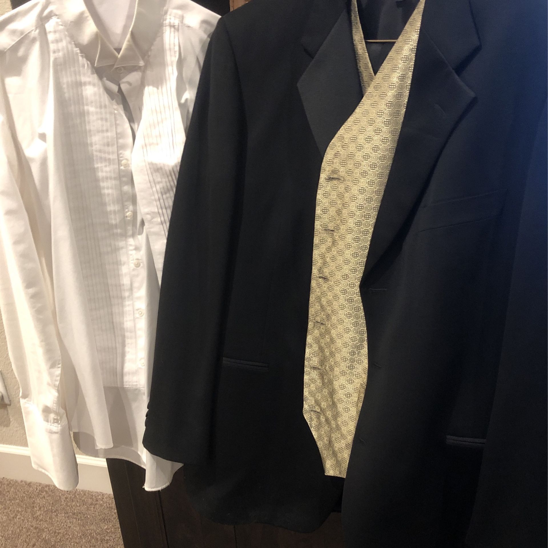Men’s Tuxedo XL 40-44