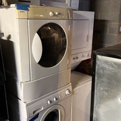 Stackable, Washer And Dryer One Piece Or Frontload Two Piece