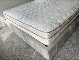 Saatva Classic King Mattress, Luxury Firm 14.5" – Like New
