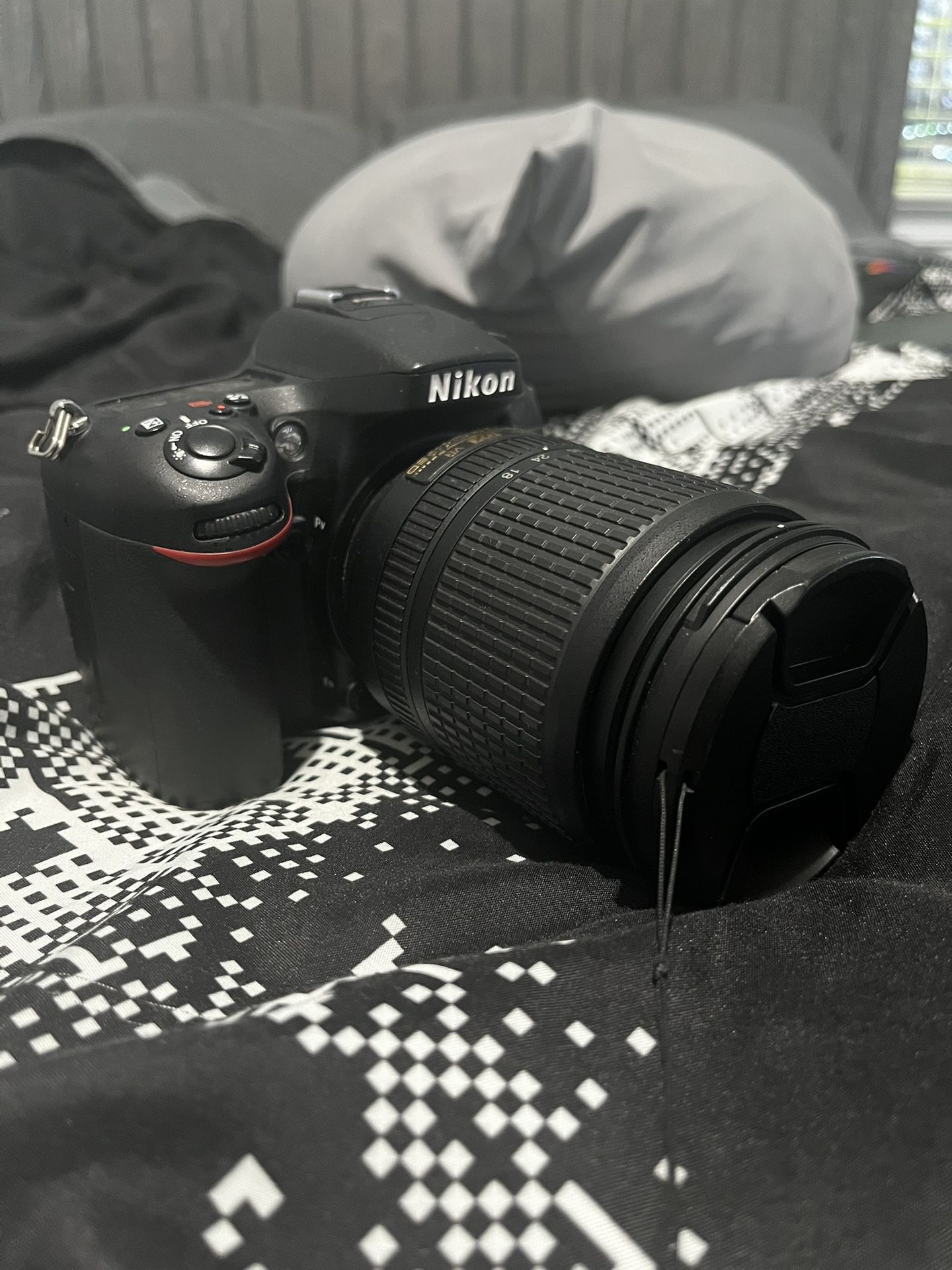 Nikon D7100 Digital SLR Camera - w/ AF-S DX G ED VR 18-140mm. Also AF-S 55-300mm 