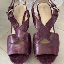 Nine West Matoma Burgandy Size 6