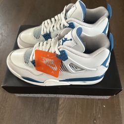 Jordan 4 Military Blue Size 10.5
