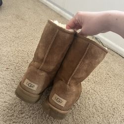 Women’s Uggs Size 9