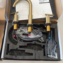 Delta Faucet   Nuevas  Color Champagne Bronze 