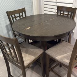 Small Table 4 Chairs