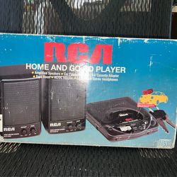 Rare vintage RCA RP-7901A Personal Portable CD Player . Kool for display/collct