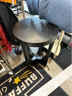 Accent table