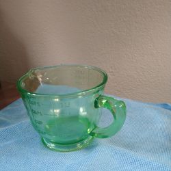 Uranium glass measuring and mixing cup
