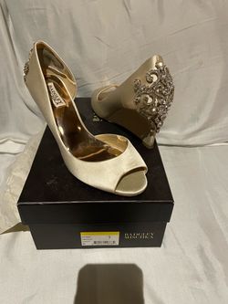 Badgley Mischka Meagan Ivory Satin Heels