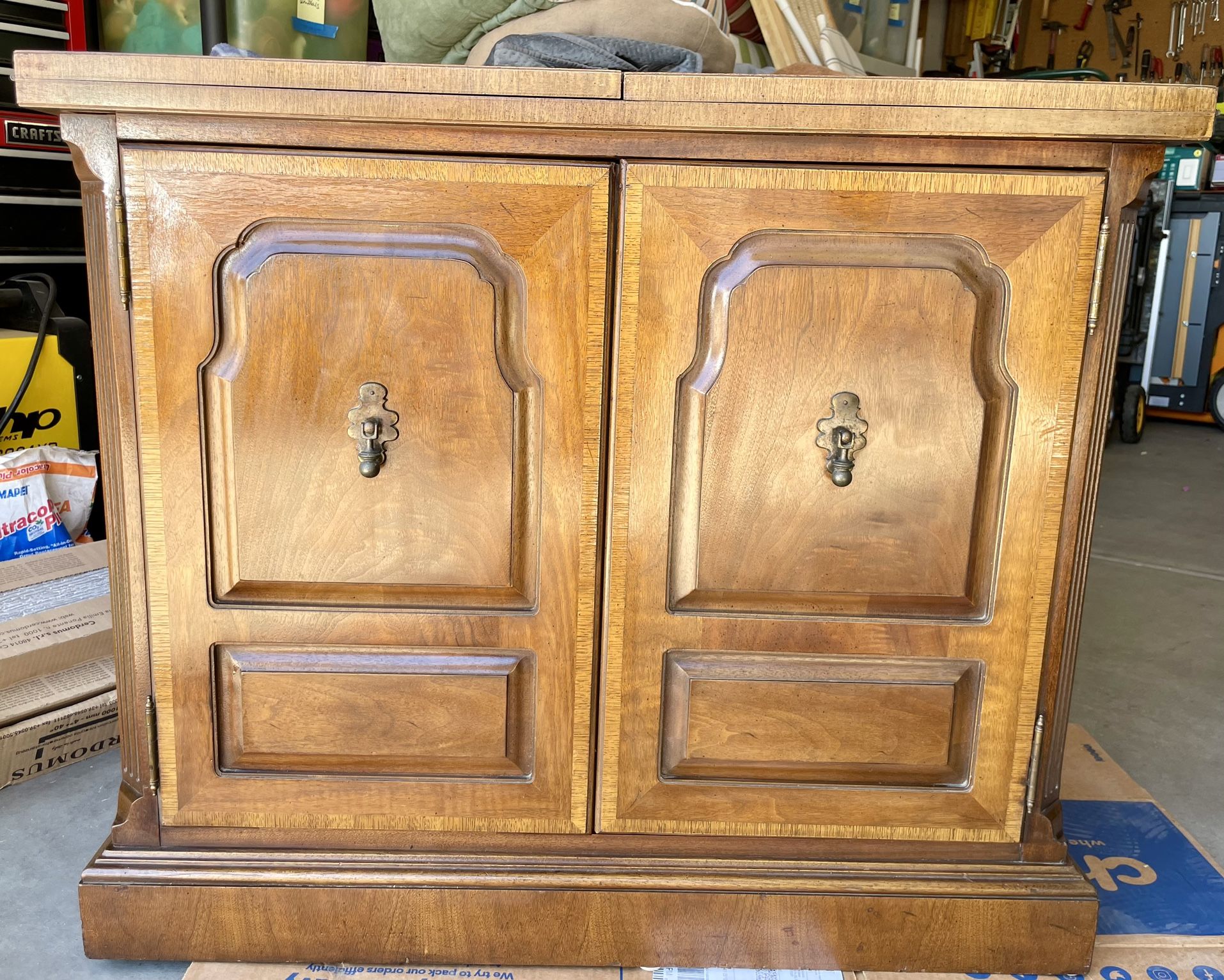 Vintage Thomasville Sideboard Buffet Two Door Flip Top