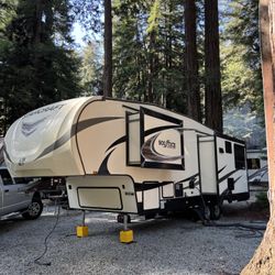 2018 StarCraft Solstice 27rhl 5th Wheel 