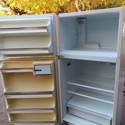 Hotpoint Refrigerator And Great Condition
