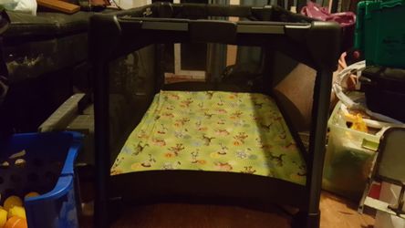 4moms Kid Playpen With Carry Case