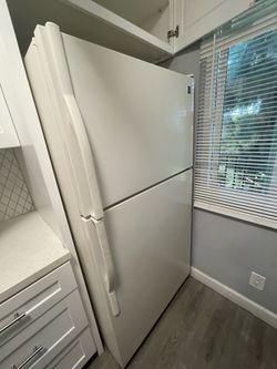Kenmore fridge - good for garage - need gone asap (Panorama City)