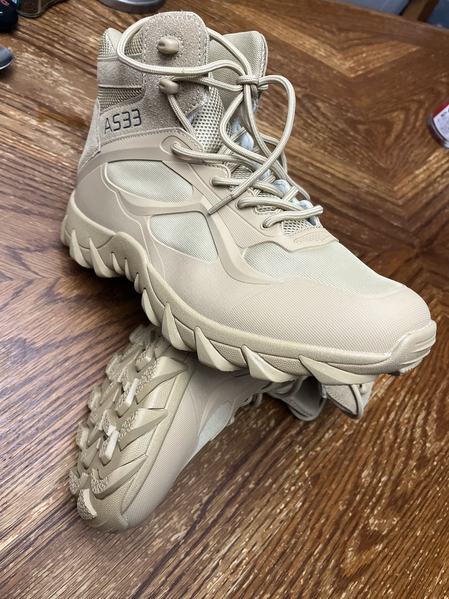 Size 10.5-11 Mens Tactical Boots