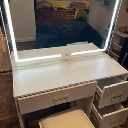 Vanity With Led Lights 