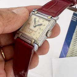 1930s Herald Men’s Art Deco Watch – Flexible Lugs, Two-Tone Case, 15J Authentic 1930s Herald men’s wristwatch featuring classic Art Deco design. Produ