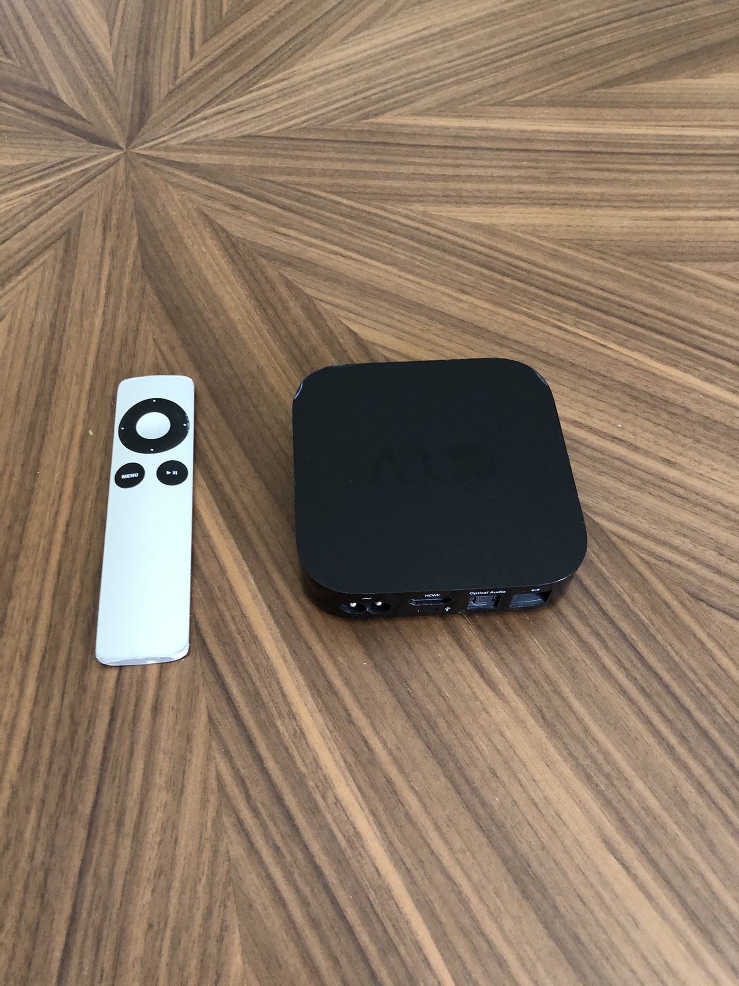 Apple TV + Remote - 3rd generation