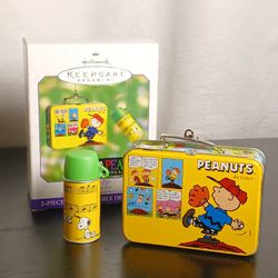 Hallmark 2000 Snoopy Peanuts Charlie Brown Lunch Box 2 piece Ornament thermos
