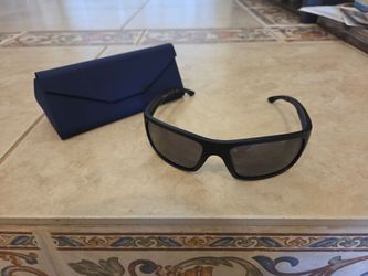 Champion Polarized Sunglasses With Case & Cleaning Cloth