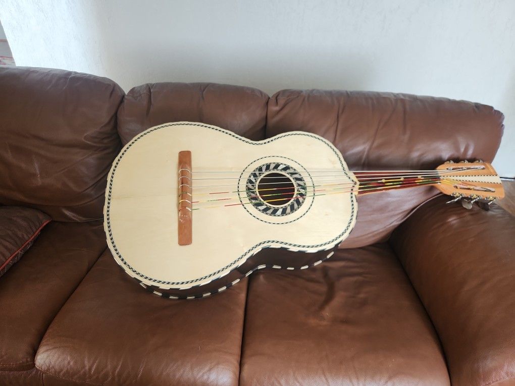 Guitarron
