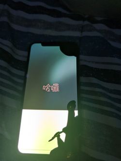 Broken Iphone 10 Pro 