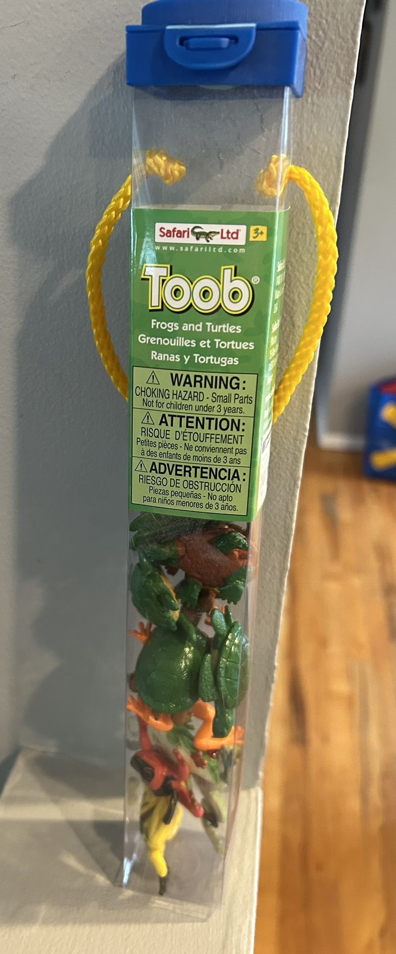 Mini frogs and turtles toys