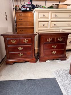 2 nightstands