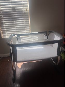 Baby bassinet and swing