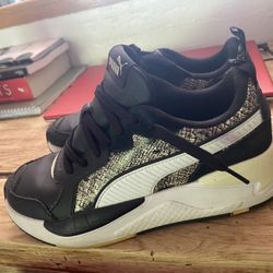 Women’s Size 8 Puma Sneakers 
