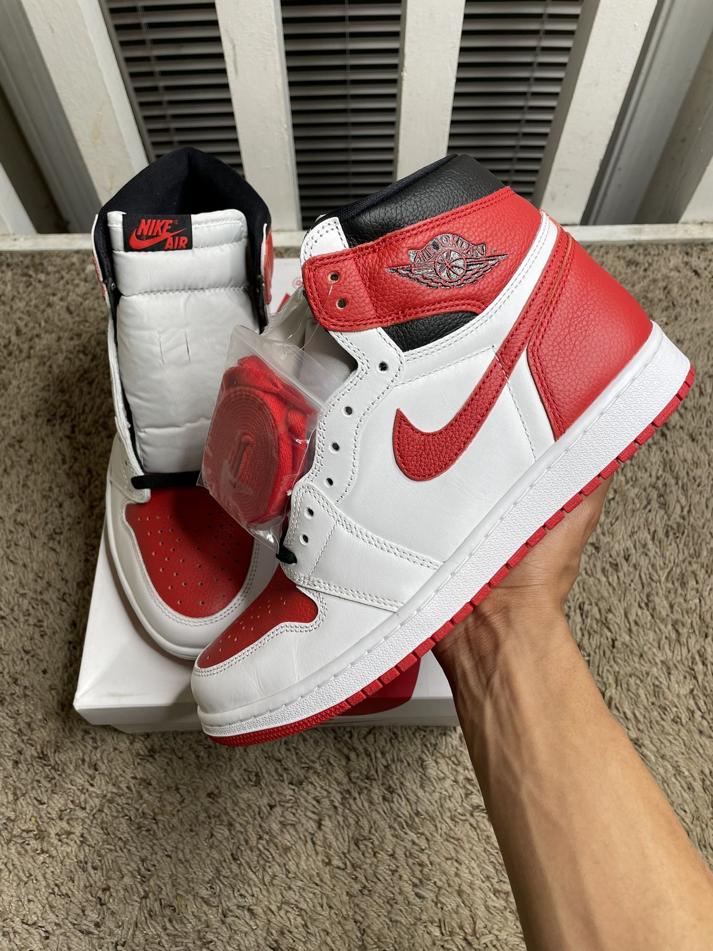 Air Jordan 1 Retro High OG Heritage 