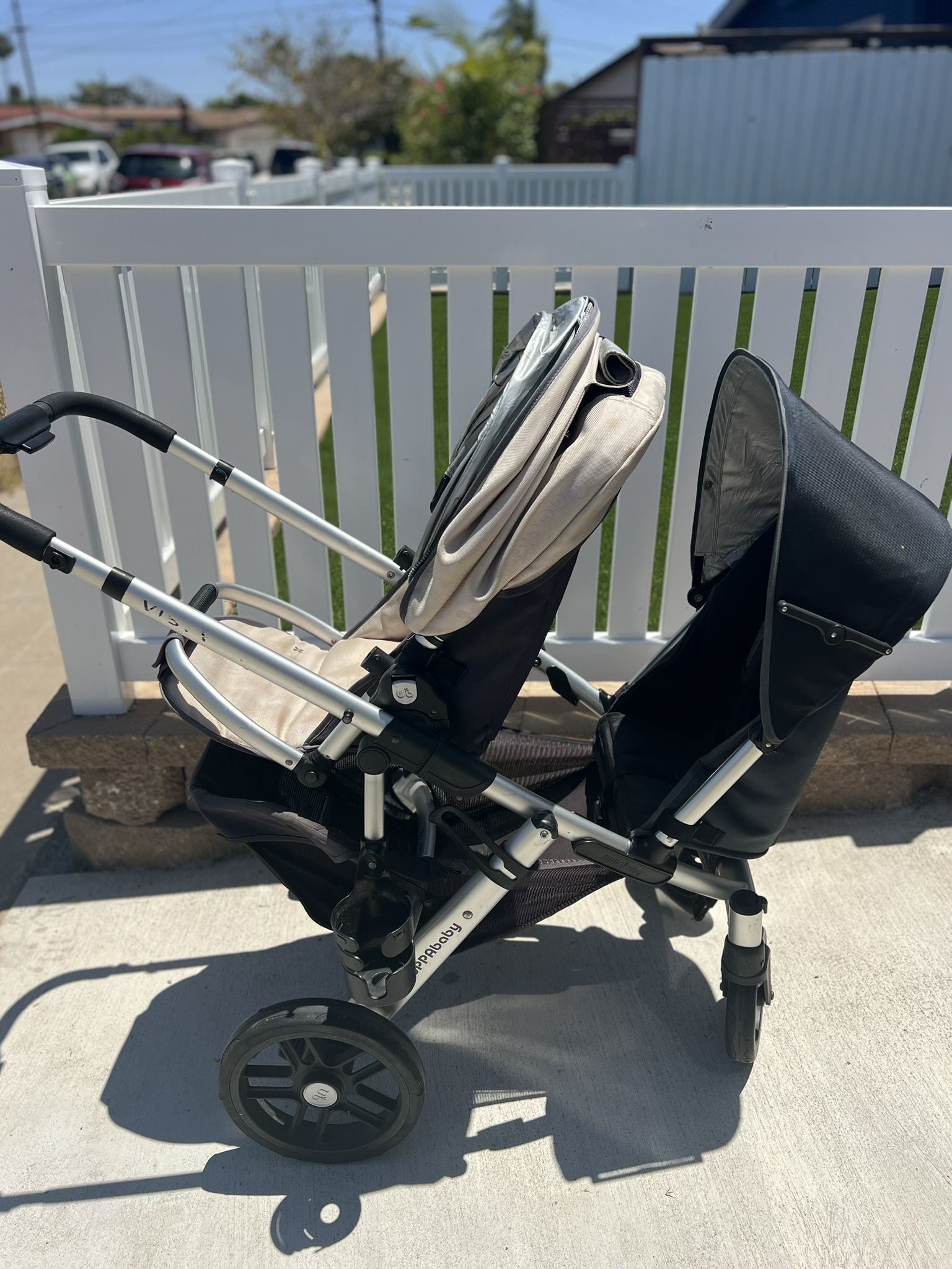 UPPAbaby Vista Stroller Set 2012- Rumble Seat, Child Seat, Bassinet, Piggyback Board