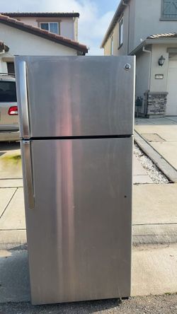 Free Refrigerator (Freezer Is Out, No Cable Cord)