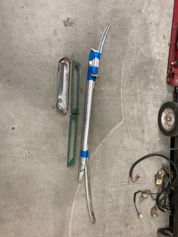 72-73 Caprice/Impala front window /bezels