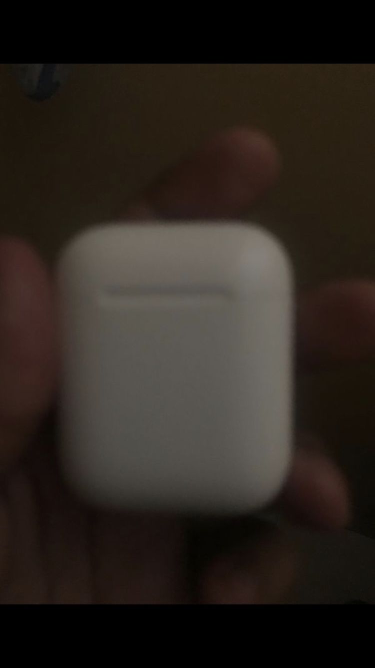 Apple airpods generation one very good condition