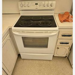 Pre Owned Kenmore Refrigerator And Kenmore Oven And Electric Stove 