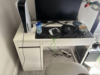 White Desk