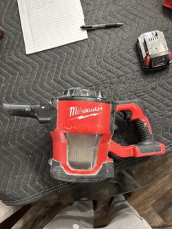 Milwaukee M18 Compact Vacuum - Tool Only