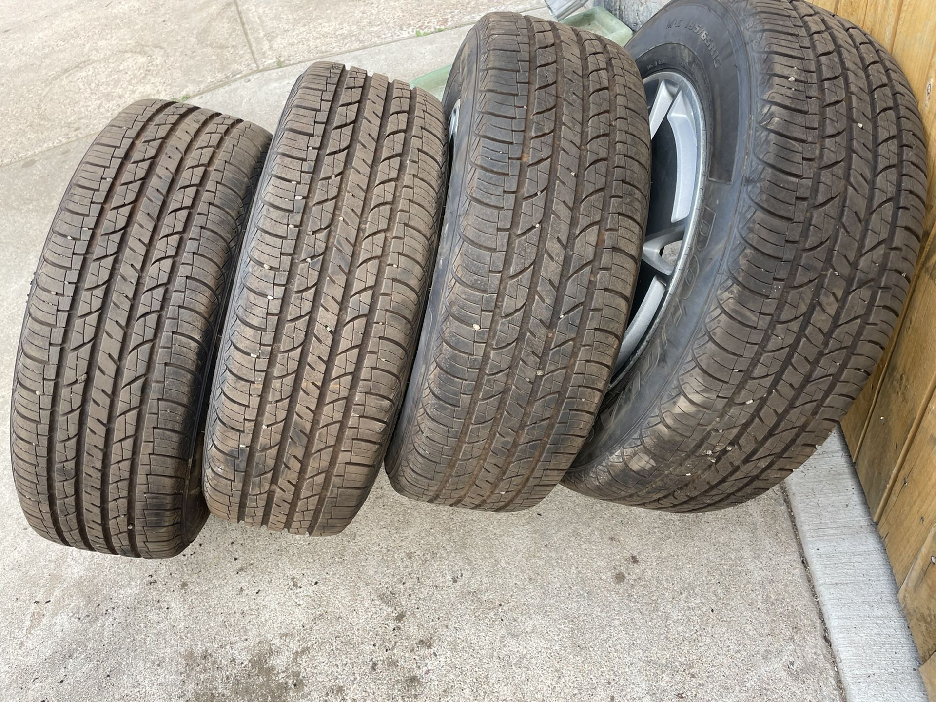 2006-2011 Honda Civic Enkei Wheels 195 65 15 Tires 90%