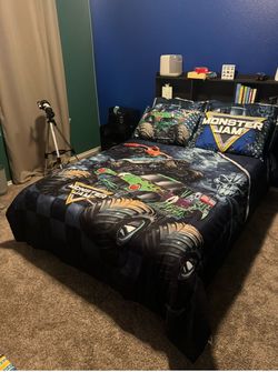 Full size bed frame & 2 nightstands