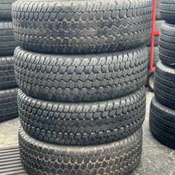 SET OF TIRE 265 70 17 GOODYEAR 85% LIFE